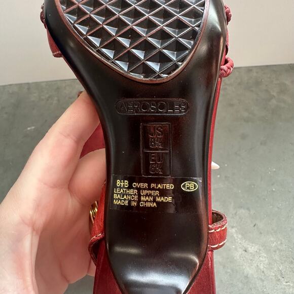 Aerosoles Over Plaited Red Leather Kitten Heels Size 8.5 - Picture 6 of 9